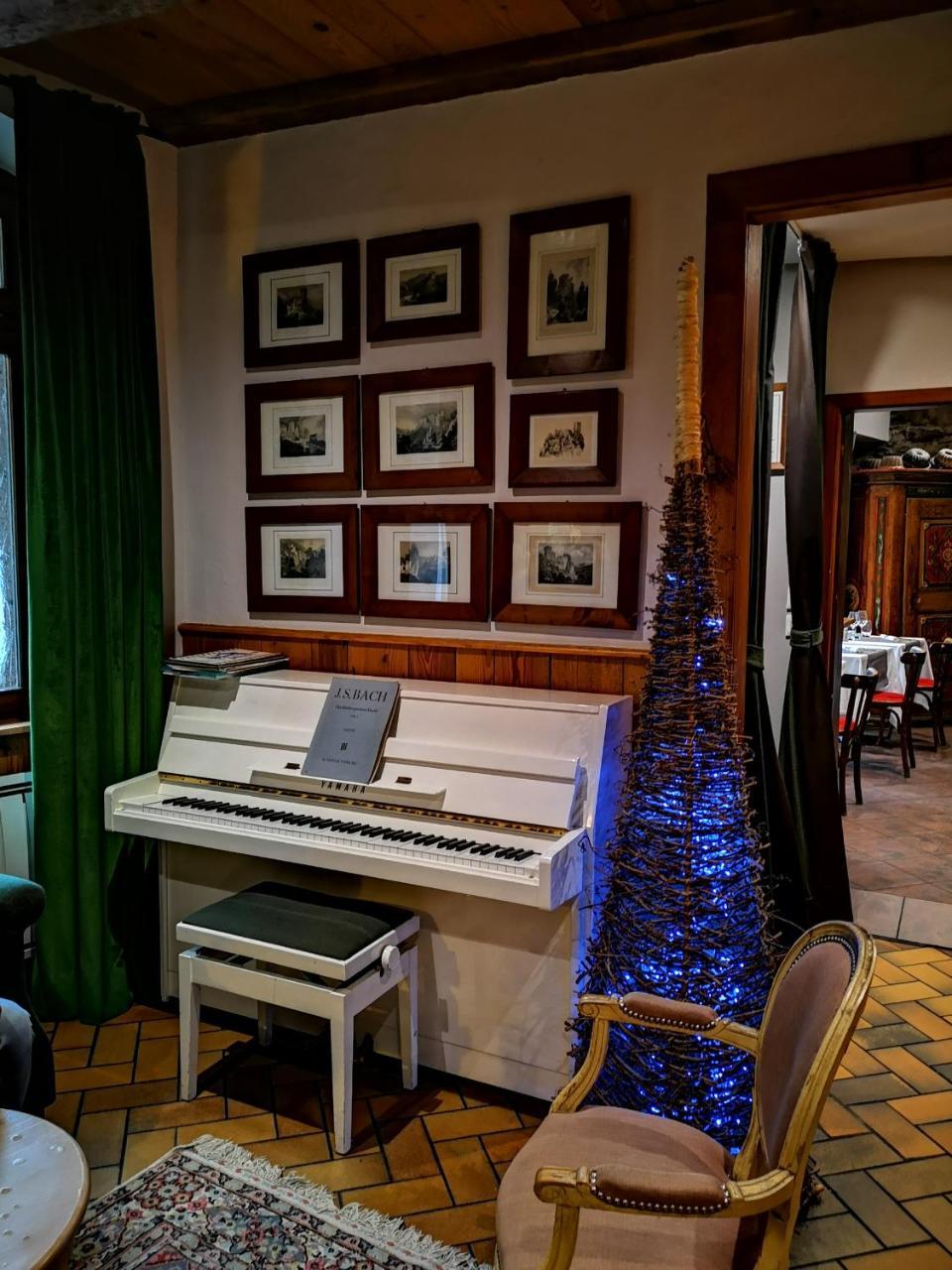 Hotel Au Lion Ribeauvillé Kültér fotó